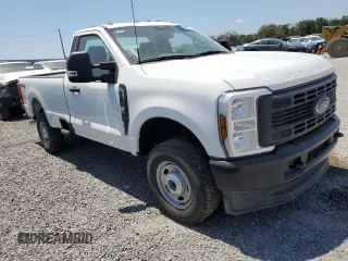 2024 Ford F-250 XL z VIN 1FTBF2BAXREC40360, wystawiony jako Copart lot #53801415 z przebiegiem Nie podano mil oraz Szkoda całkowita • Salvage title. Historia ofert i sprzedaży dostępna na DreamBid. Obrazek 4.