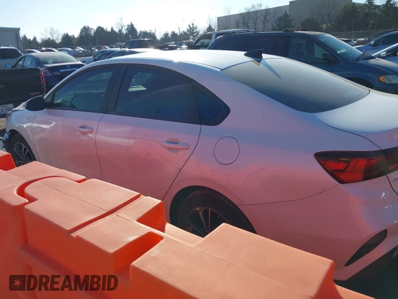 2024 Kia Forte LXS with VIN 3KPF24AD7RE818472, listed as a IAAI auction lot 41133832 with 4,107 mi miles and . Bid and sale history available at DreamBid. Image 3.
