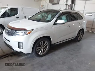 2014 Kia Sorento SX with VIN 5XYKW4A75EG518505, listed as a IAAI auction lot 36939010 with 175,976 mi miles. Bid and sale history available at carsss.com. Image 2.
