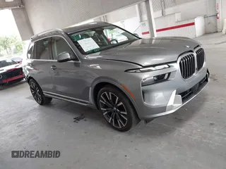 2024 BMW X7 xDrive40i z VIN 5UX23EM09R9S95257, wystawiony jako IAAI lot #42423158 z przebiegiem 16 221 mil mil oraz . Historia ofert i sprzedaży dostępna na DreamBid. Obrazek 1.