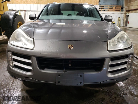 2010 Porsche Cayenne z VIN WP1AA2AP6ALA12371, wystawiony jako Copart lot #52828165 z przebiegiem 86 977 mil mil oraz Czysty tytuł • Clean title. Historia ofert i sprzedaży dostępna na DreamBid. Obrazek 5.
