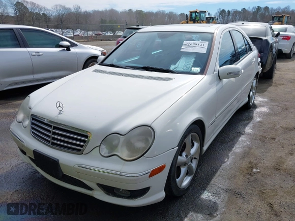 2006 Mercedes-Benz C 230 Sport z VIN WDBRF52H96A899707, wystawiony jako IAAI lot #41698121 z przebiegiem 82 976 mil mil oraz . Historia ofert i sprzedaży dostępna na DreamBid. Obrazek 17.