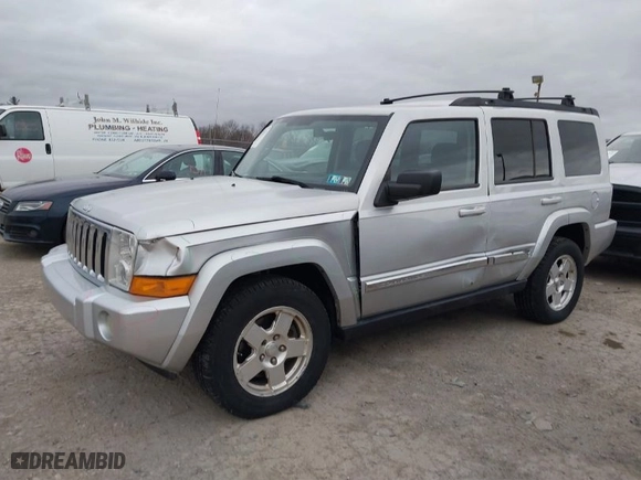 2010 Jeep Commander Sport with VIN 1J4RG4GK2AC101505, listed as a IAAI auction lot 41724573 with 141,951 mi miles. Bid and sale history available at carsss.com. Image 2.