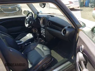 2007 MINI Hardtop with VIN WMWMF33527TT54584, listed as a IAAI auction lot 42166126 with 85,978 mi miles and . Bid and sale history available at DreamBid. Image 5.