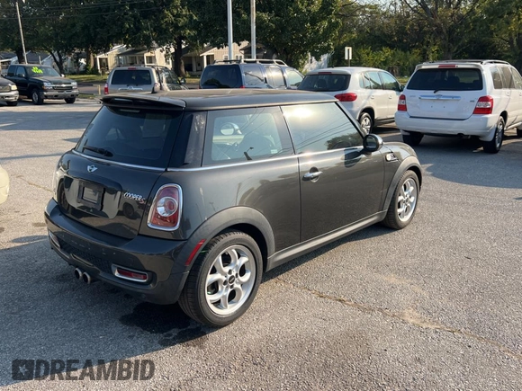 2011 MINI Hardtop S with VIN WMWSV3C57BTY11344, listed as a Copart auction lot 75827444 with 81,874 mi miles and Clean Title. Bid and sale history available at DreamBid. Image 4.