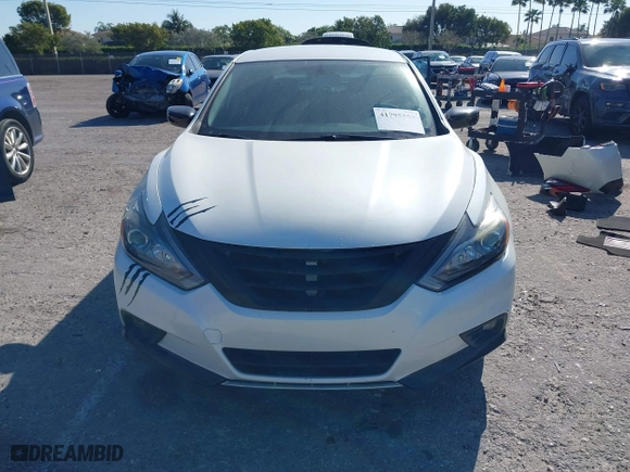 2018 Nissan Altima 2.5 SV with VIN 1N4AL3AP4JC264501, listed as a IAAI auction lot 41795559 with 43,764 mi miles. Bid and sale history available at carsss.com. Image 13.