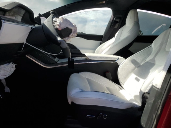 2022 Tesla Model X Plaid with VIN 7SAXCBE63NF345744, listed as a Copart auction lot 83081624 with 0 mi miles and Salvage Title. Bid and sale history available at carsss.com. Image 7.