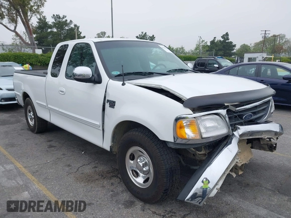 2000 Ford F-150 XL with VIN 1FTRX17L4YNA39407, listed as a IAAI auction lot 42141350 with 82,824 mi miles and . Bid and sale history available at DreamBid. Image 1.