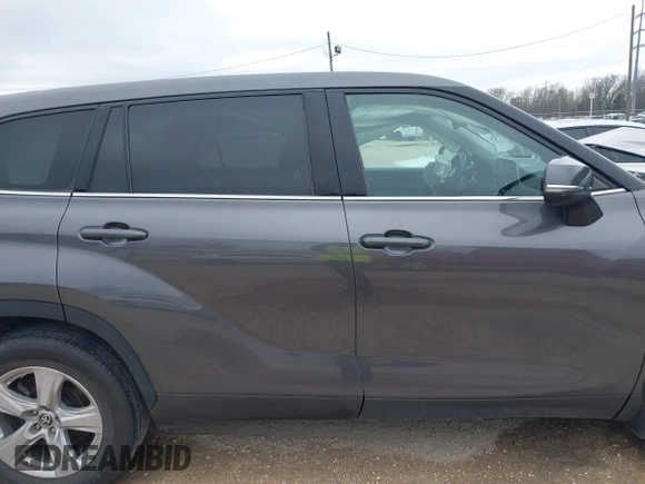 2021 Toyota Highlander L with VIN 5TDZZRAH8MS059113, listed as a IAAI auction lot 41590682 with 60,150 mi miles and . Bid and sale history available at DreamBid. Image 13.