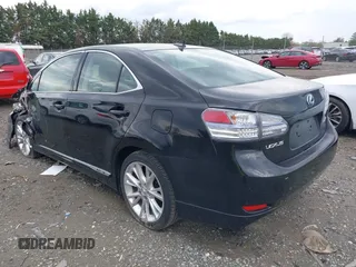 2010 Lexus HS with VIN JTHBB1BA2A2009222, listed as a IAAI auction lot 42030728 with 104,048 mi miles. Bid and sale history available at carsss.com. Image 3.