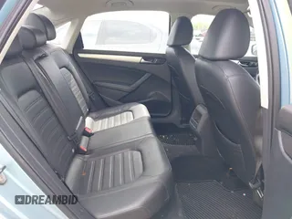 2012 Volkswagen Passat SE z VIN 1VWBM7A33CC076083, wystawiony jako IAAI lot #42260077 z przebiegiem 186 066 mil mil oraz . Historia ofert i sprzedaży dostępna na DreamBid. Obrazek 8.