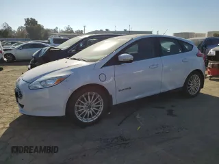 2014 Ford Focus Electric z VIN 1FADP3R47EL364156, wystawiony jako Copart lot #88815175 z przebiegiem 80 828 mil mil oraz Szkody całkowita. Historia ofert i sprzedaży dostępna na DreamBid. Obrazek 1.