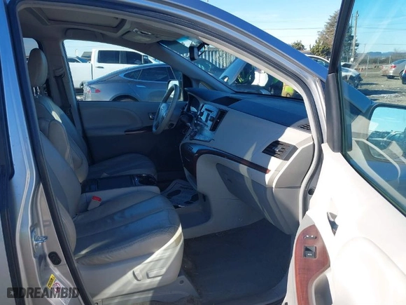 2012 Toyota Sienna XLE AAS with VIN 5TDYK3DC3CS240213, listed as a IAAI auction lot 41522822 with 147,903 mi miles. Bid and sale history available at carsss.com. Image 5.
