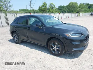 2025 Honda HR-V EX-L z VIN 3CZRZ2H75SM763149, wystawiony jako IAAI lot #42439634 z przebiegiem 4 131 mil mil oraz . Historia ofert i sprzedaży dostępna na DreamBid. Obrazek 1.
