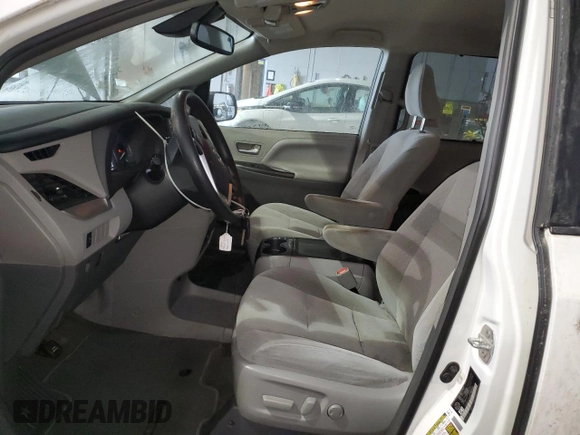 2018 Toyota Sienna LE с VIN 5TDJZ3DC0JS208295, выставлен на аукционе Copart как лот 41760005 с пробегом 91 334 миль миль и Списание • Salvage title. История ставок и продаж доступна на DreamBid. Изображение 7.