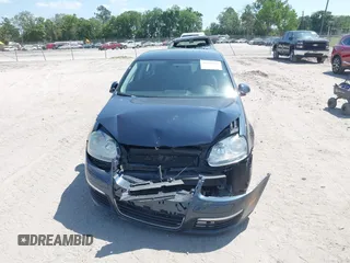 2010 Volkswagen Jetta S с VIN 3VWJX7AJ2AM077528, выставлен на аукционе IAAI как лот 39163957 с пробегом 125 644 миль миль и . История ставок и продаж доступна на DreamBid. Изображение 6.