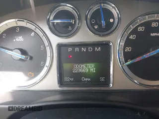 2011 Cadillac Escalade z VIN 1GYS4AEF0BR363858, wystawiony jako IAAI lot #42288735 z przebiegiem 223 669 mil mil oraz . Historia ofert i sprzedaży dostępna na DreamBid. Obrazek 7.