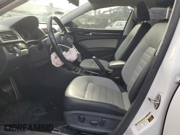 2015 Volkswagen Passat Sport z VIN 1VWBT7A35FC026650, wystawiony jako Copart lot #79938174 z przebiegiem 109 921 mil mil oraz Szkoda całkowita • Salvage title. Historia ofert i sprzedaży dostępna na DreamBid. Obrazek 7.