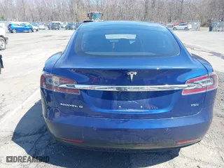 2018 Tesla Model S 75D with VIN 5YJSA1E2XJF285301, listed as a IAAI auction lot 41917939 with 80,470 mi miles. Bid and sale history available at carsss.com. Image 17.