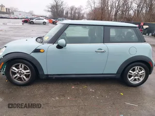 2012 MINI Hardtop with VIN WMWSU3C54CT541901, listed as a IAAI auction lot 41169297 with 147,677 mi miles and . Bid and sale history available at DreamBid. Image 15.