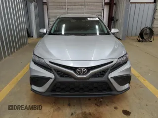 2024 Toyota Camry SE with VIN 4T1G11AK8RU909218, listed as a Copart auction lot 50193575 with 13,593 mi miles and Salvage Title. Bid and sale history available at carsss.com. Image 5.