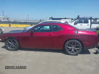 2019 Dodge Challenger R/T z VIN 2C3CDZBT2KH751102, wystawiony jako IAAI lot #42249713 z przebiegiem 35 552 mil mil oraz . Historia ofert i sprzedaży dostępna na DreamBid. Obrazek 15.