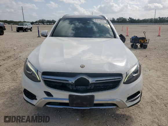 2018 Mercedes-Benz GLC 300 with VIN WDC0G4JB3JV025492, listed as a Copart auction lot 61674235 with 99,671 mi miles and Salvage title. Bid and sale history available at DreamBid. Image 5.
