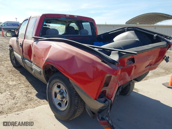 2000 Chevrolet Silverado 1500 LS with VIN 2GCEC19T1Y1147072, listed as a IAAI auction lot 41387790 with 207,587 mi miles. Bid and sale history available at carsss.com. Image 3.