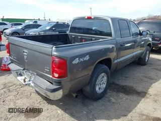 2006 Dodge Dakota SLT with VIN 1D7HW48N96S689743, listed as a IAAI auction lot 41772735 with 258,532 mi miles. Bid and sale history available at carsss.com. Image 4.