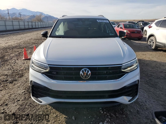 2022 Volkswagen Tiguan SE R-Line Black with VIN 3VV8B7AX8NM071695, listed as a Copart auction lot 87423714 with 27,776 mi miles and Salvage Title. Bid and sale history available at DreamBid. Image 5.