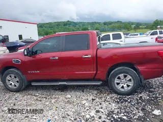 2017 Nissan Titan Platinum Reserve z VIN 1N6AA1E67HN506425, wystawiony jako IAAI lot #42147358 z przebiegiem 88 519 mil mil oraz . Historia ofert i sprzedaży dostępna na DreamBid. Obrazek 14.