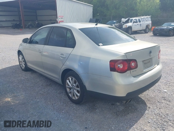 2010 Volkswagen Jetta Limited Edition с VIN 3VWRZ7AJ7AM098548, выставлен на аукционе IAAI как лот 42510689 с пробегом 166 541 миль миль и . История ставок и продаж доступна на DreamBid. Изображение 3.