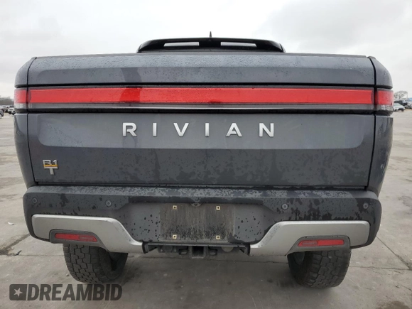 2022 Rivian R1T Launch Edition with VIN 7FCTGAAL7NN002288, listed as a Copart auction lot 43393815 with 46,927 mi miles and Salvage Title. Bid and sale history available at carsss.com. Image 6.
