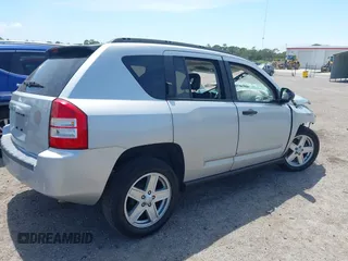 2008 Jeep Compass Sport with VIN 1J8FT47018D789268, listed as a IAAI auction lot 41903375 with 101,221 mi miles. Bid and sale history available at carsss.com. Image 4.