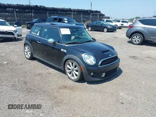 2013 MINI Hardtop S z VIN WMWSV3C54DT476370, wystawiony jako IAAI lot #42624576 z przebiegiem 100 275 mil mil oraz . Historia ofert i sprzedaży dostępna na DreamBid. Obrazek 1.