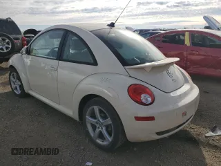 2010 Volkswagen New Beetle Coupe with VIN 3VWPW3AG2AM032647, listed as a Copart auction lot 83255554 with 15,656 mi miles and Salvage Title. Bid and sale history available at carsss.com. Image 2.