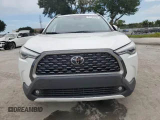 2023 Toyota Corolla Cross XLE z VIN 7MUDAAAG7PV051492, wystawiony jako Copart lot #61185635 z przebiegiem 79 364 mil mil oraz Nie do naprawy • Non repairable. Historia ofert i sprzedaży dostępna na DreamBid. Obrazek 5.