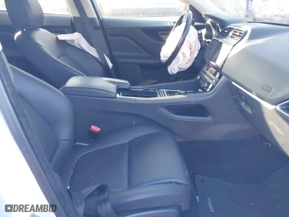 2018 Jaguar F-PACE 25t Premium with VIN SADCJ2FX2JA249006, listed as a IAAI auction lot 41416304 with 88,566 mi miles. Bid and sale history available at carsss.com. Image 5.