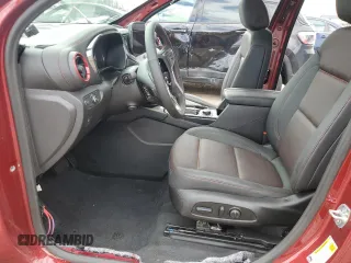 2025 Chevrolet Blazer RS z VIN 3GNKBERS6SS148791, wystawiony jako Copart lot #53876715 z przebiegiem Nie podano mil oraz Nie do naprawy • Non repairable. Historia ofert i sprzedaży dostępna na DreamBid. Obrazek 7.