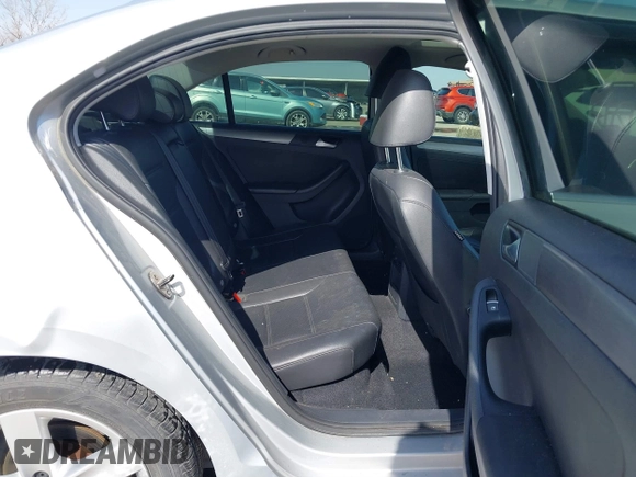 2014 Volkswagen Jetta TDI w/Premium with VIN 3VWLL7AJ6EM424935, listed as a IAAI auction lot 41533634 with 64,028 mi miles and . Bid and sale history available at DreamBid. Image 8.