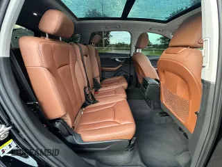 2021 Audi Q7 Premium Plus z VIN WA1LXAF78MD017379, wystawiony jako Copart lot #65096125 z przebiegiem 104 318 mil mil oraz Czysty tytuł • Clean title. Historia ofert i sprzedaży dostępna na DreamBid. Obrazek 6.