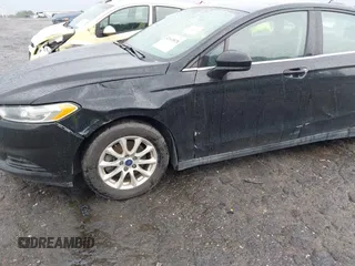 2016 Ford Fusion S z VIN 3FA6P0G70GR255496, wystawiony jako IAAI lot #42645878 z przebiegiem 198 899 mil mil oraz . Historia ofert i sprzedaży dostępna na DreamBid. Obrazek 6.