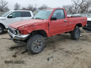 1991 Toyota Pickup DX with VIN JT4RN01P0M7042332, listed as a Copart auction lot 42408835 with 211,481 mi miles and Salvage Title. Bid and sale history available at DreamBid. Image 1.