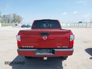 2017 Nissan Titan Platinum Reserve с VIN 1N6AA1E57HN522051, выставлен на аукционе IAAI как лот 42128392 с пробегом 101 378 миль миль и . История ставок и продаж доступна на DreamBid. Изображение 17.