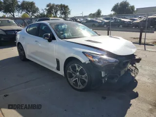 2020 Kia Stinger GT-Line with VIN KNAE15LA8L6083745, listed as a Copart auction lot 70219424 with 24,135 mi miles and Salvage Title. Bid and sale history available at carsss.com. Image 4.
