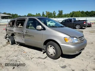 2003 Toyota Sienna LE with VIN 4T3ZF13C83U511540, listed as a Copart auction lot 70905154 with 327,206 mi miles and Salvage Title. Bid and sale history available at carsss.com. Image 11.