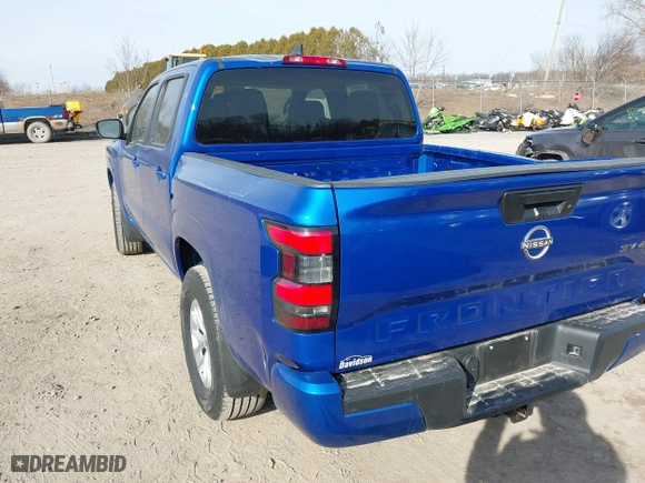 2024 Nissan Frontier PRO-4X with VIN 1N6ED1EK7RN617810, listed as a IAAI auction lot 41768401 with 13,131 mi miles. Bid and sale history available at carsss.com. Image 3.