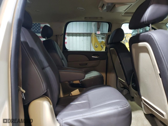 2009 Chevrolet Suburban LTZ with VIN 1GNFK36399R220356, listed as a Copart auction lot 87586235 with 255,744 mi miles and Salvage Title. Bid and sale history available at carsss.com. Image 11.