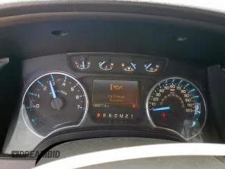 2012 Ford F-150 XL z VIN 1FTFW1CF2CKD77999, wystawiony jako Copart lot #57271655 z przebiegiem 168 577 mil mil oraz Szkody całkowita. Historia ofert i sprzedaży dostępna na DreamBid. Obrazek 9.