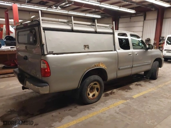 2005 Toyota Tundra SR5 with VIN 5TBBT44115S460209, listed as a IAAI auction lot 41979337 with 207,990 mi miles. Bid and sale history available at carsss.com. Image 4.